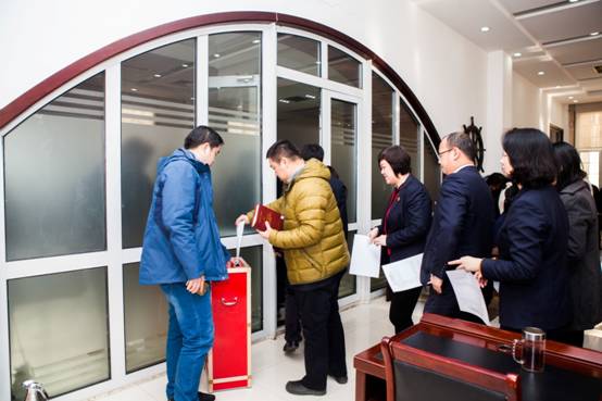 C:\Documents and Settings\messi\桌面\1.18 教委从严治党主体责任情况检查考核工作汇报会\照片\IMG_7208-2.jpg